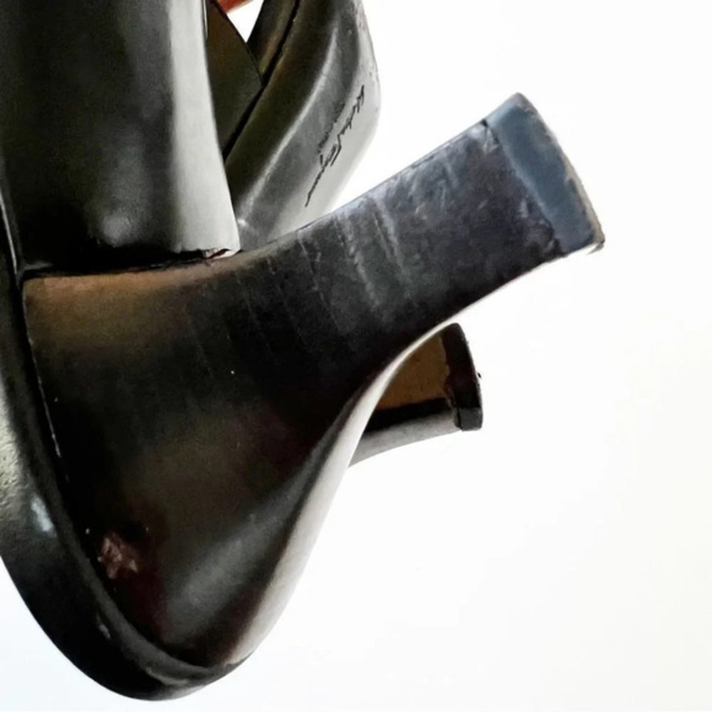 Salvatore Ferragamo Size 7C Black Leather Strappy Sandal Equestrian Hardware Y2K - Picture 10 of 14